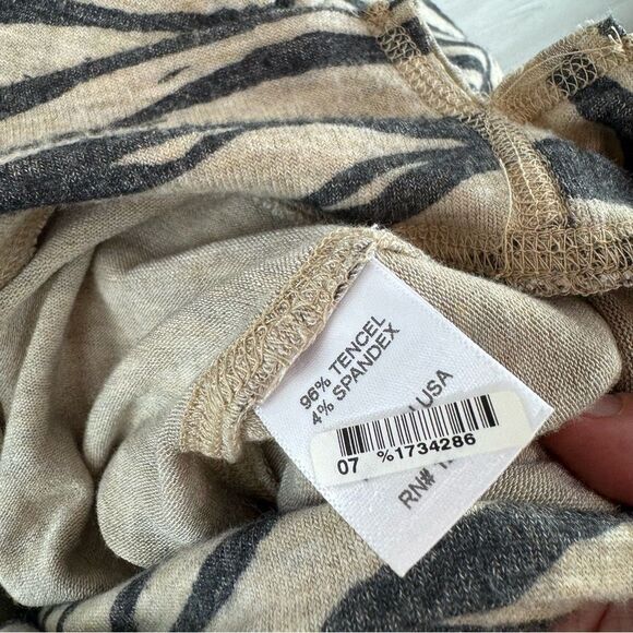 LNA Revolve Jillyan Zebra Print Raglan Sweatshirt Top - Picture 8 of 8